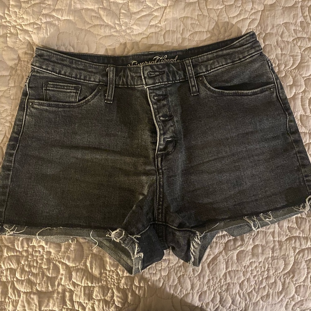 Universal Thread High Rise Shortie Size 6